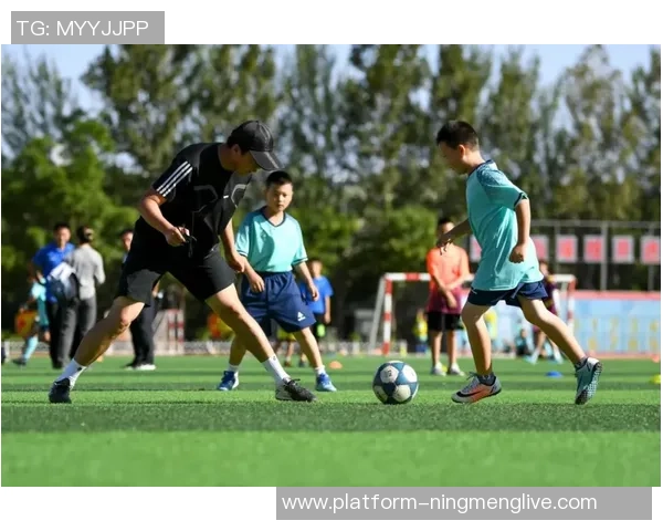 足球教练9：如何培养青少年球员的技术与战术意识提升球队整体实力